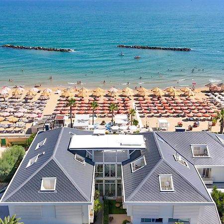 Albergo Punta De L'Est Francavilla Al Mare Bagian luar foto