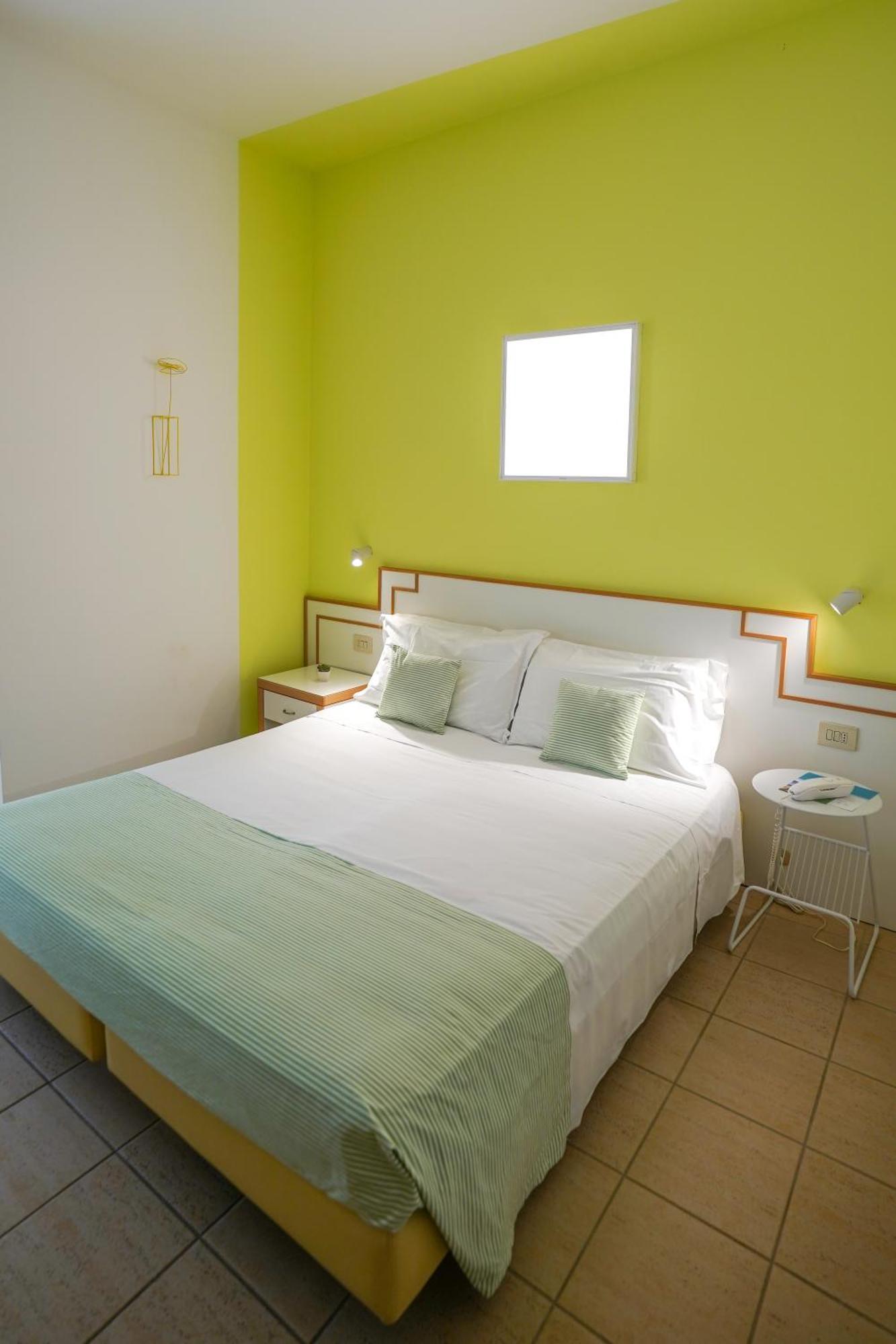 Albergo Punta De L'Est Francavilla Al Mare Bagian luar foto