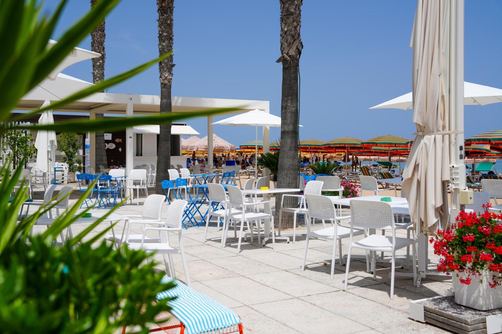 Albergo Punta De L'Est Francavilla Al Mare Bagian luar foto