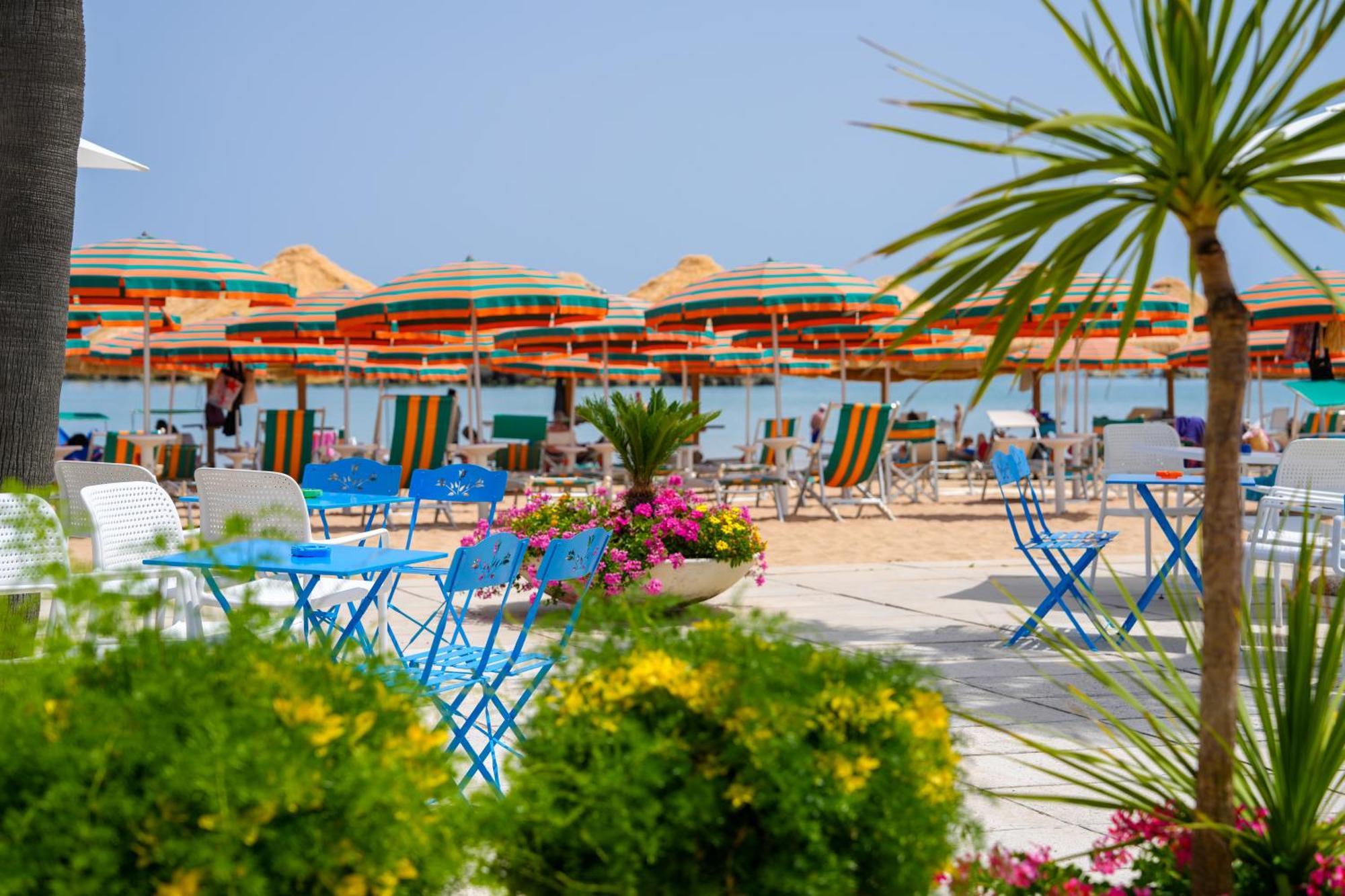 Albergo Punta De L'Est Francavilla Al Mare Bagian luar foto