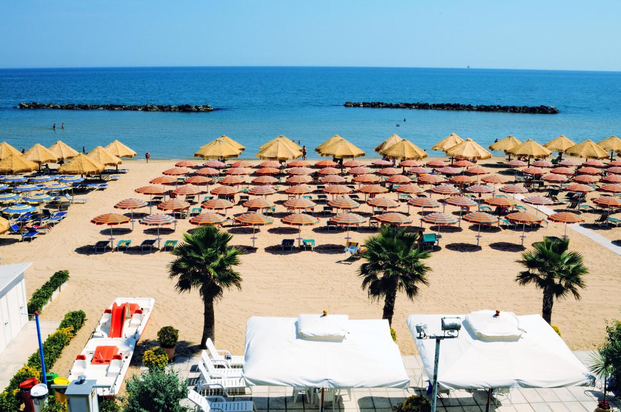 Albergo Punta De L'Est Francavilla Al Mare Bagian luar foto