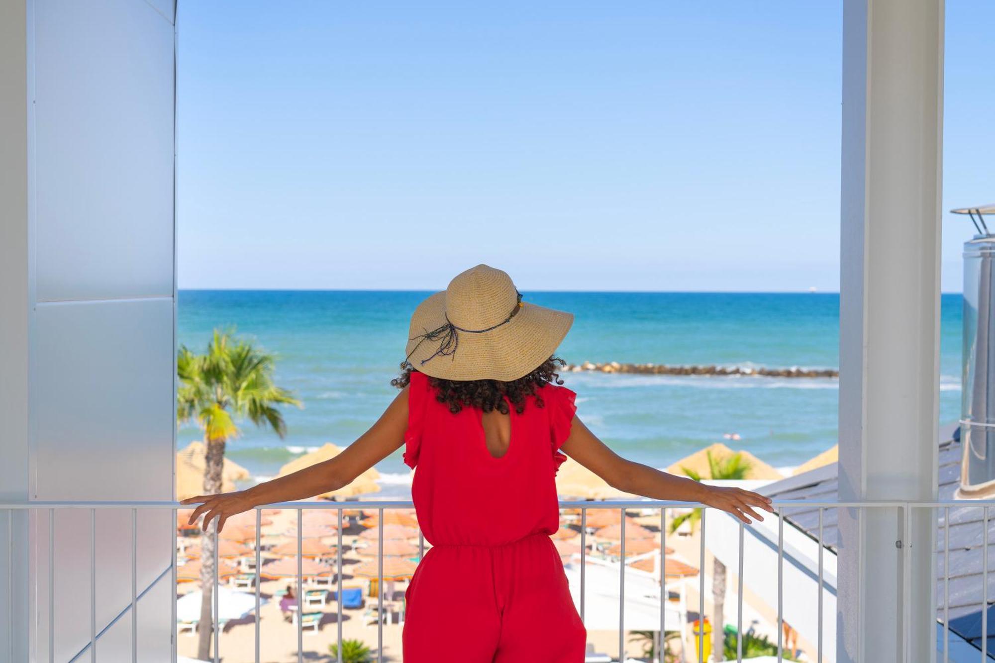Albergo Punta De L'Est Francavilla Al Mare Bagian luar foto