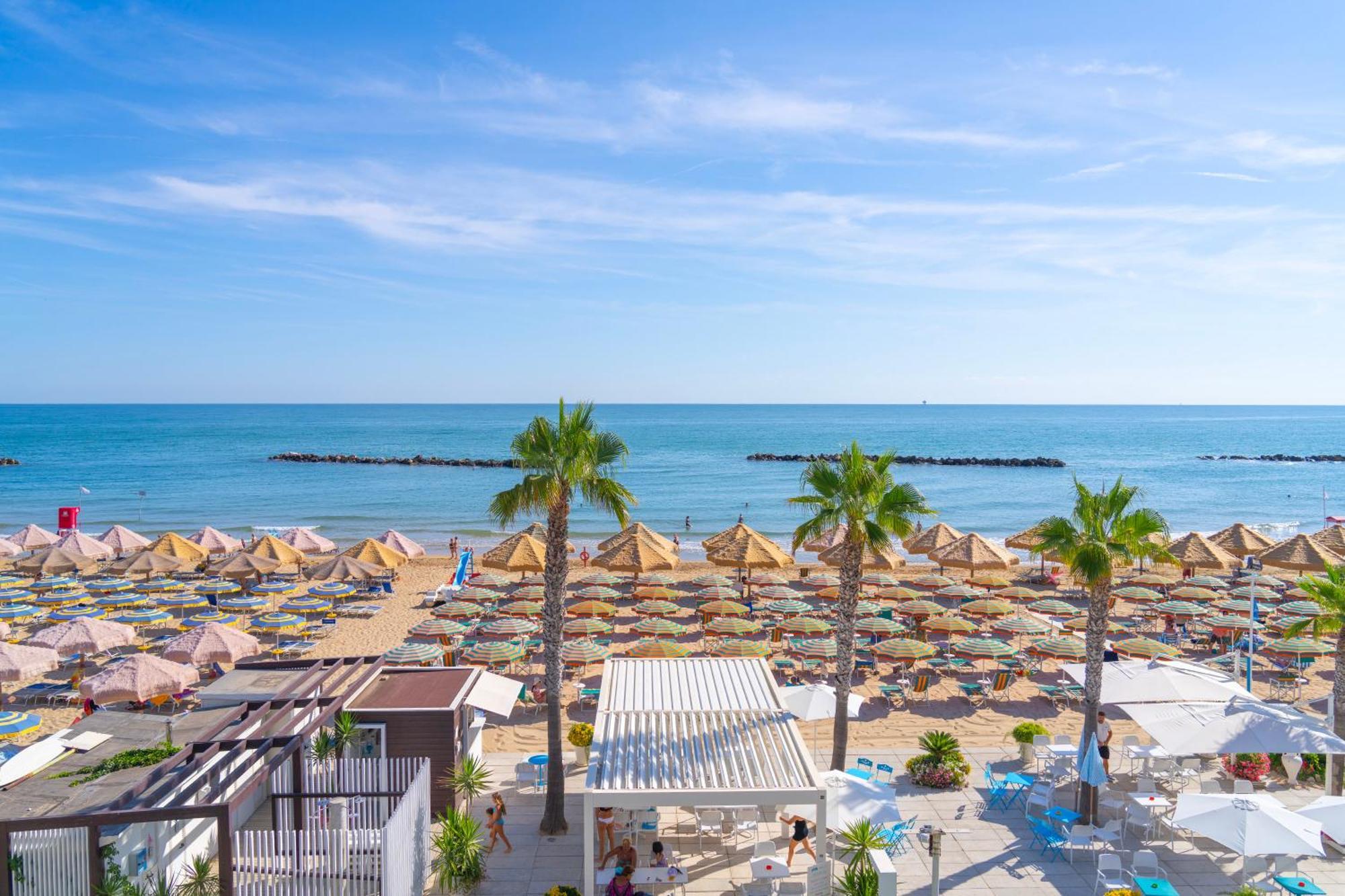 Albergo Punta De L'Est Francavilla Al Mare Bagian luar foto