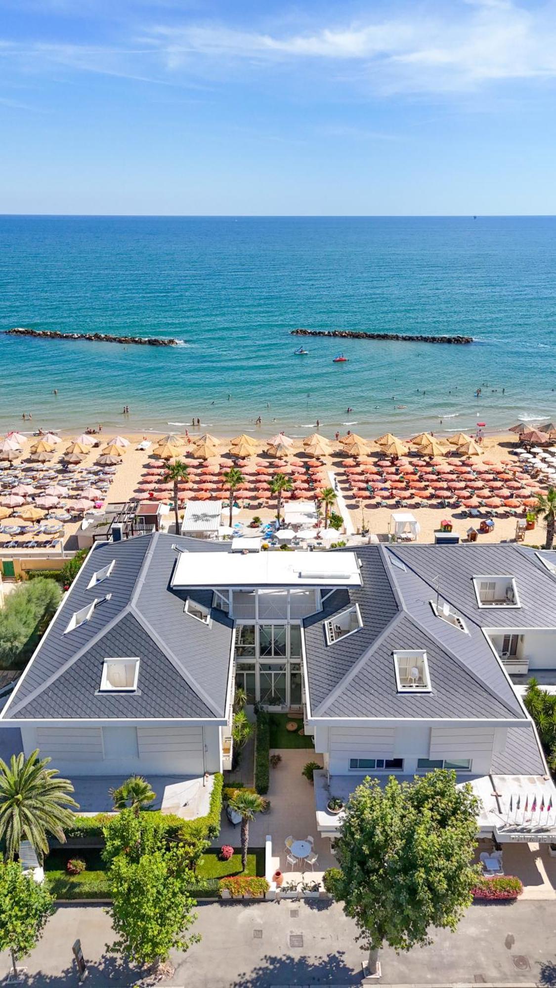 Albergo Punta De L'Est Francavilla Al Mare Bagian luar foto