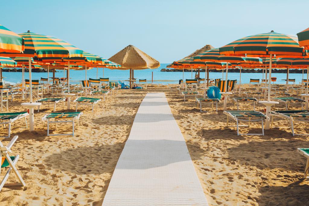 Albergo Punta De L'Est Francavilla Al Mare Bagian luar foto