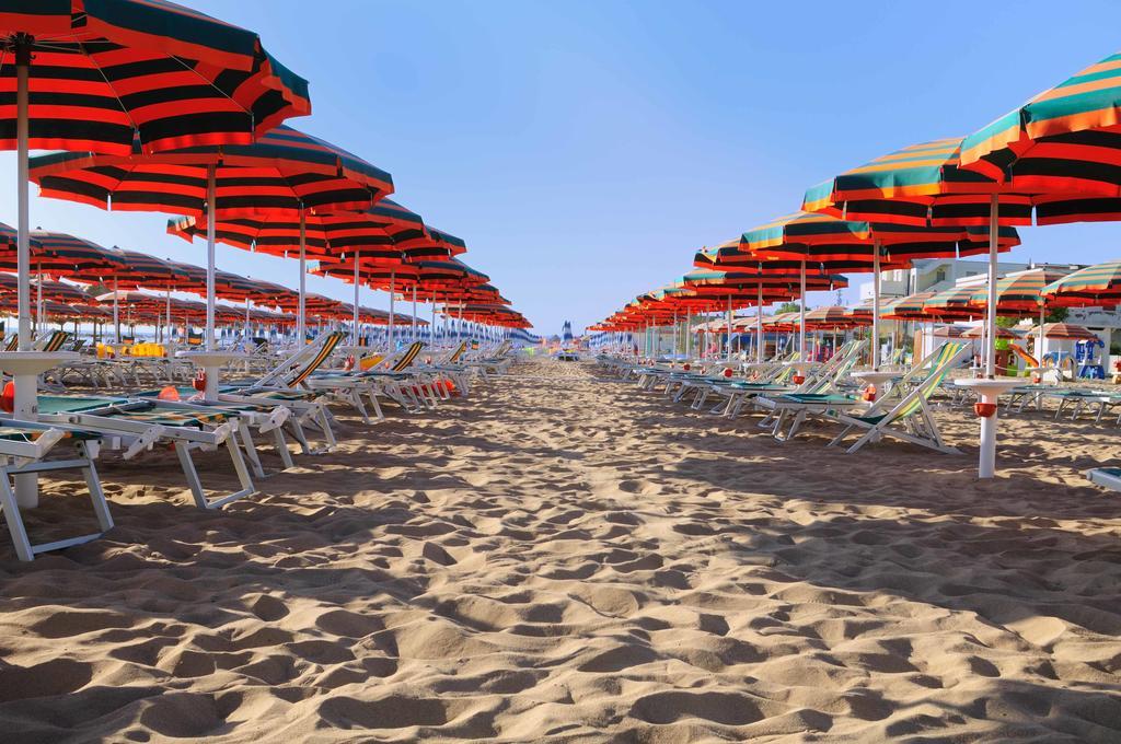 Albergo Punta De L'Est Francavilla Al Mare Bagian luar foto