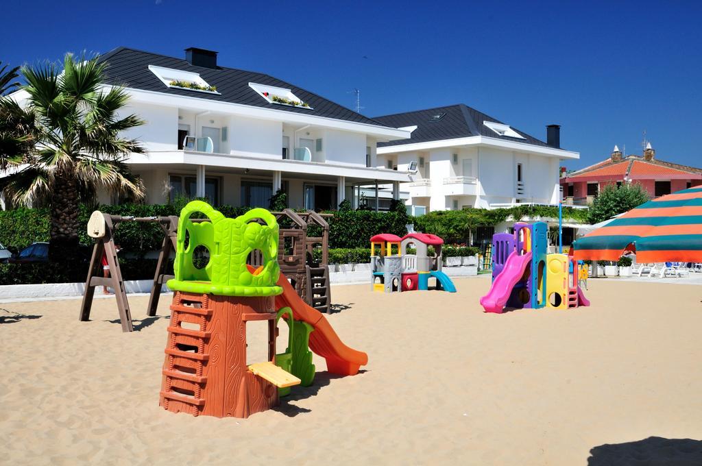 Albergo Punta De L'Est Francavilla Al Mare Bagian luar foto