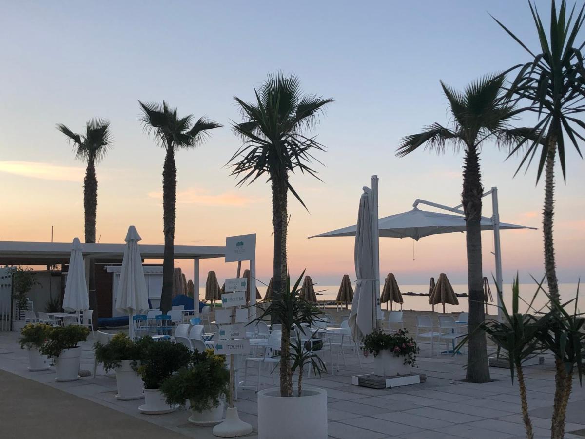 Albergo Punta De L'Est Francavilla Al Mare Bagian luar foto