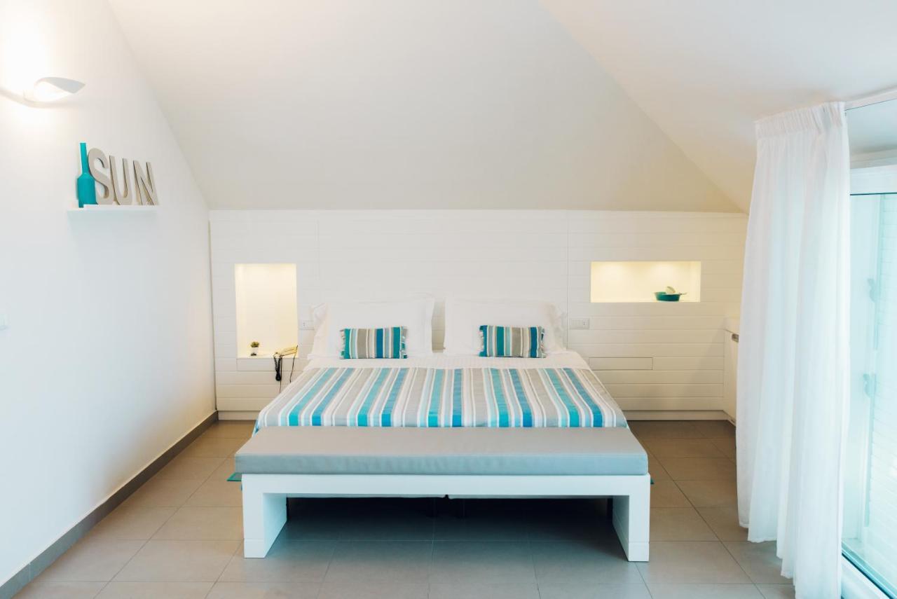 Albergo Punta De L'Est Francavilla Al Mare Bagian luar foto